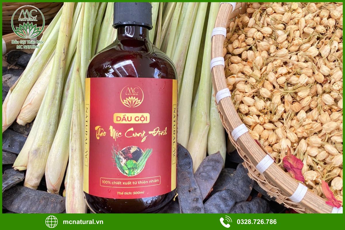 Sự khác biệt giữa dầu gội bồ kết nấu thủ công và loại pha sẵn